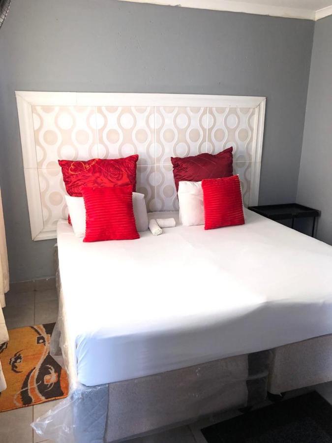 Fgm Guesthouse 2 Албертън Екстериор снимка