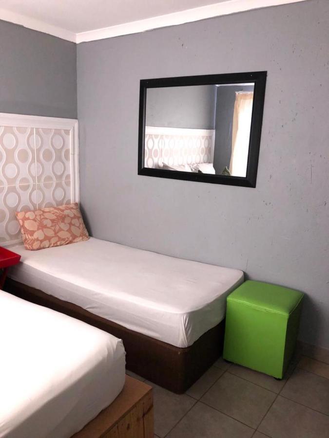 Fgm Guesthouse 2 Албертън Екстериор снимка