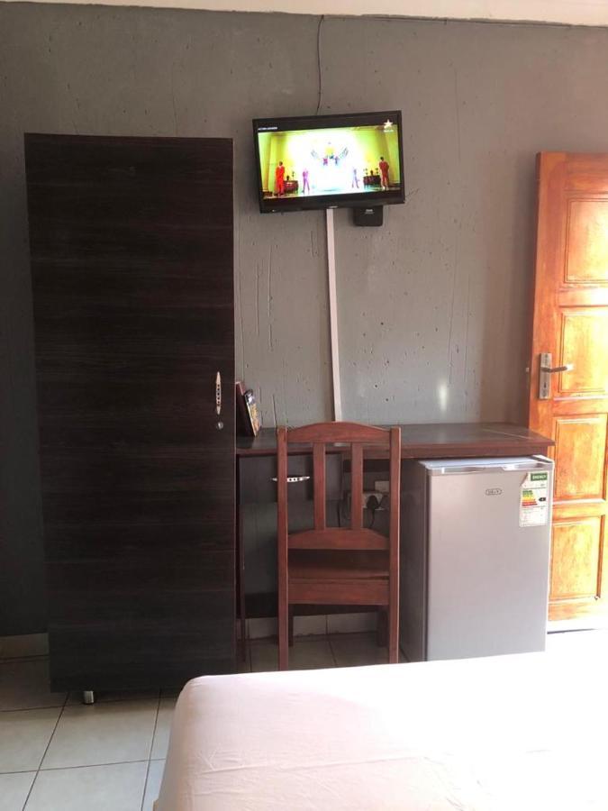 Fgm Guesthouse 2 Албертън Екстериор снимка
